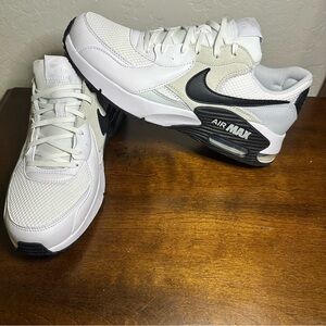 Nike Air Max Excee White/Black/Pure Platinum Men’s Size 9.5 Women’s Size 11